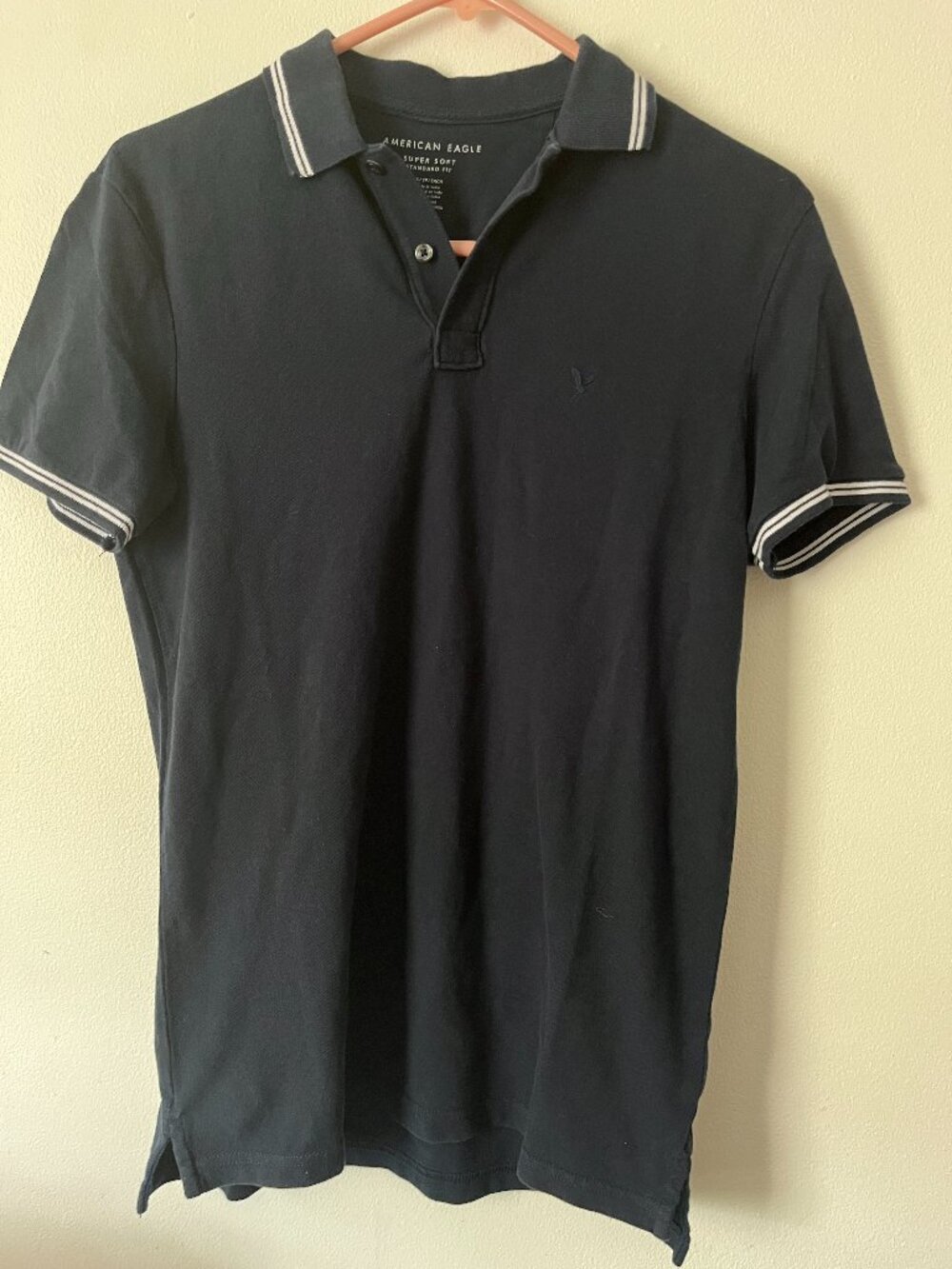 American Eagle casual men shirt navy blue size xs wiht collar.